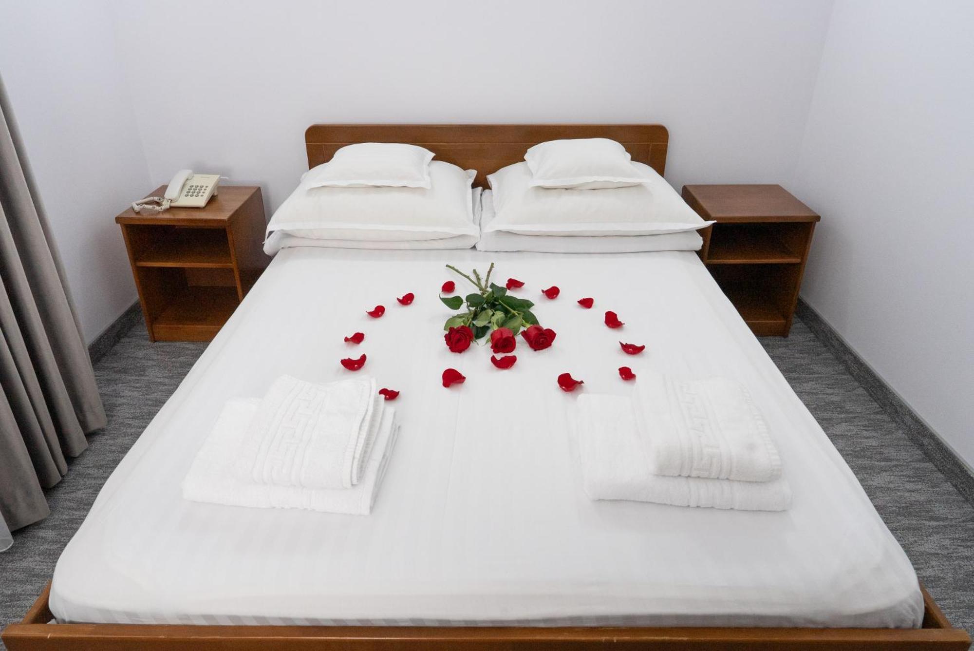 Hotel Casa De Piatra Scheia Luaran gambar