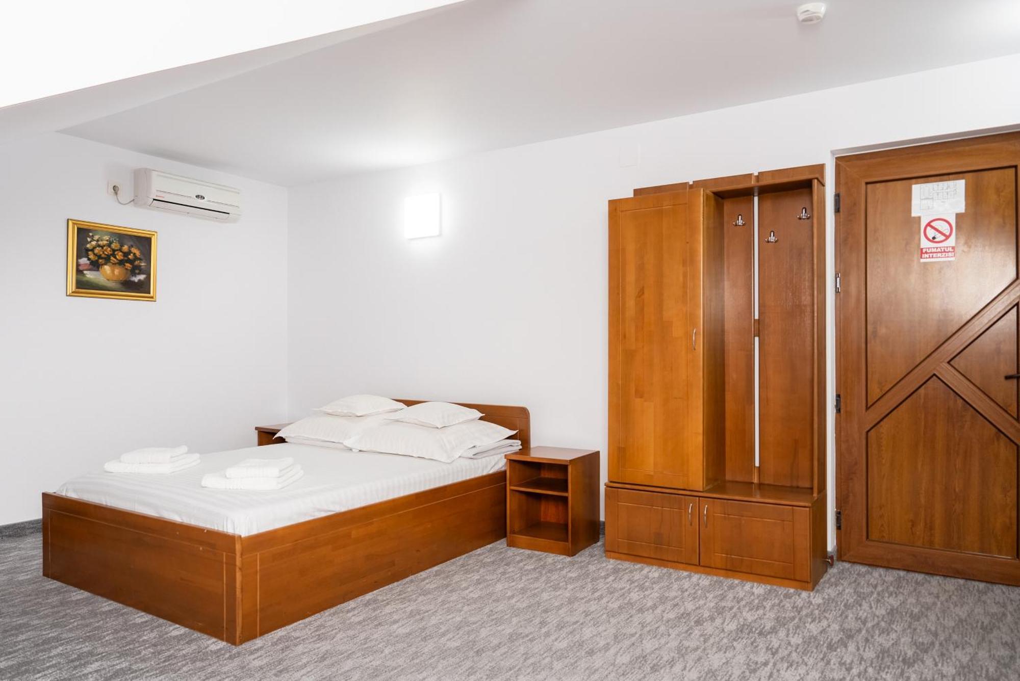 Hotel Casa De Piatra Scheia Luaran gambar