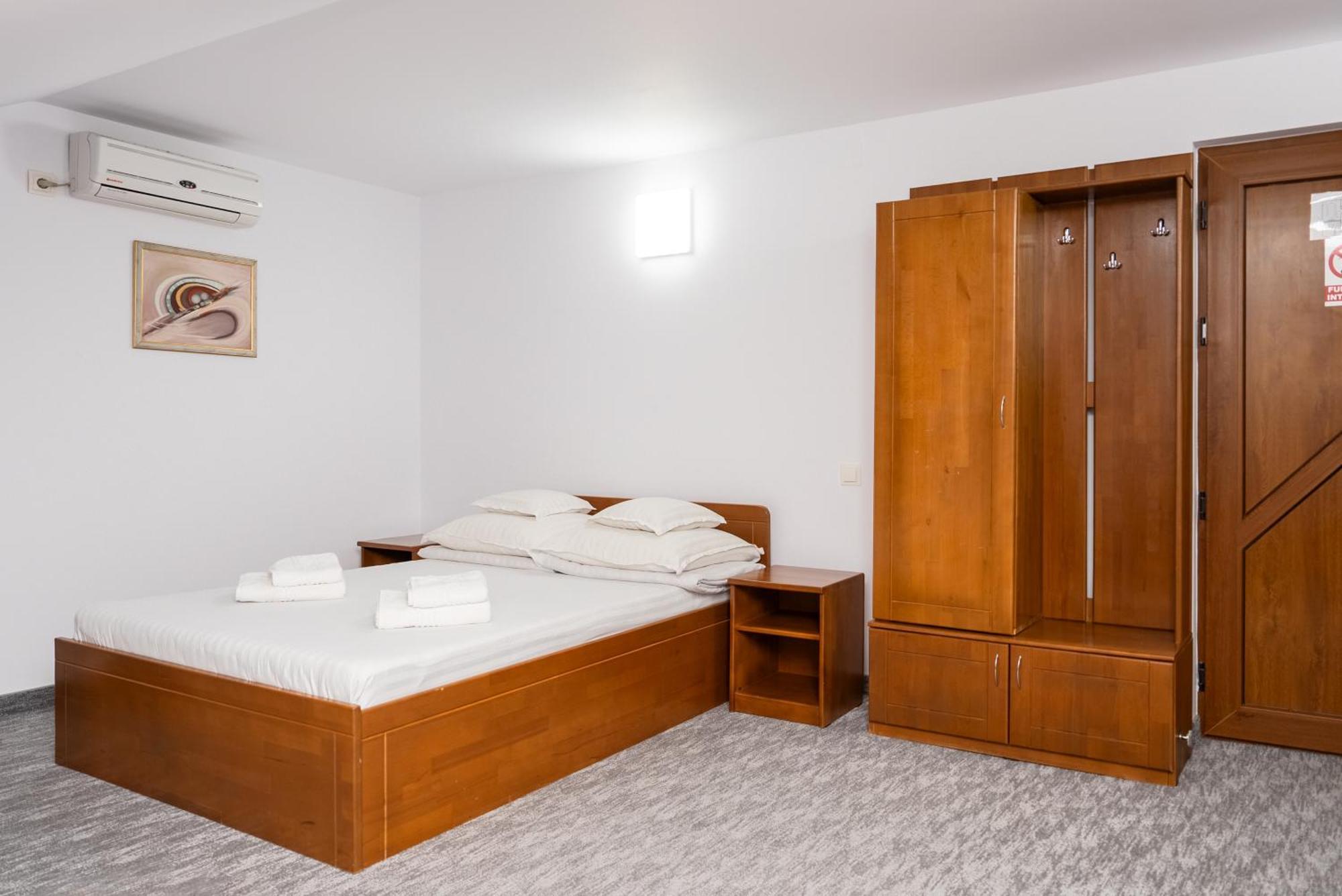 Hotel Casa De Piatra Scheia Luaran gambar